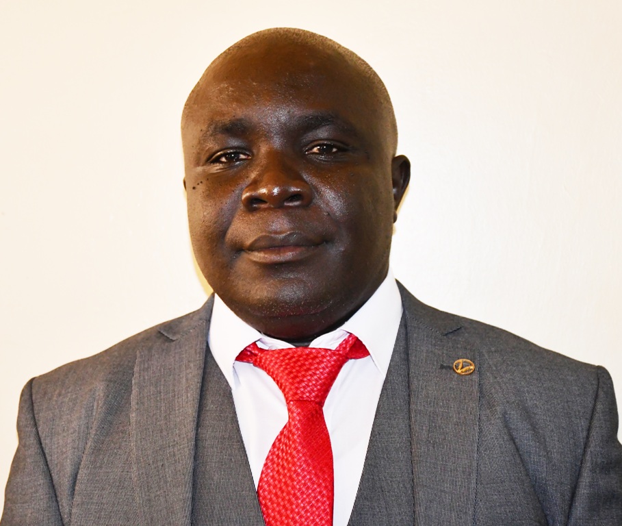 Portrait of Oliver Arika