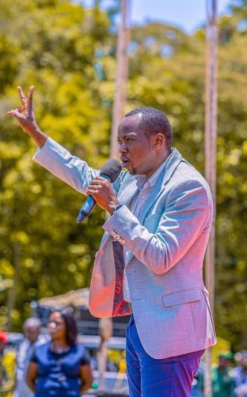Titus Muthomi cover photo